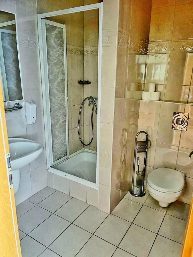 Alkotmany Vendeghaz Sarvar Exterior foto