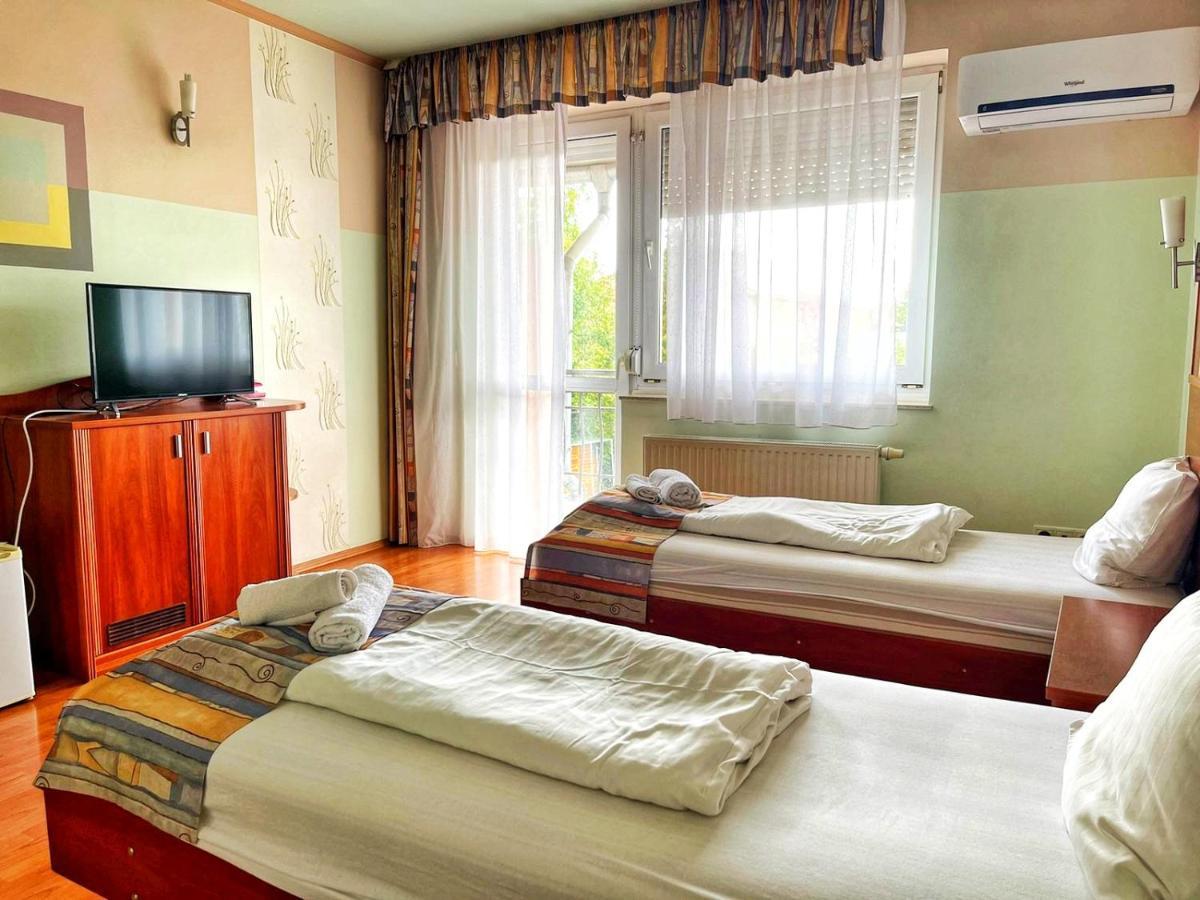 Alkotmany Vendeghaz Sarvar Exterior foto